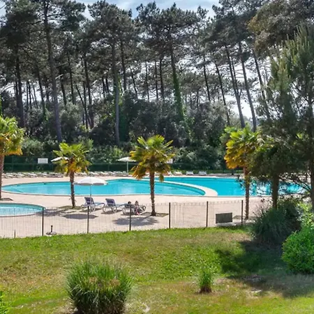 Piscine Tennis Daire Ondres